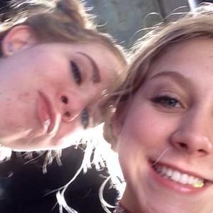 Meet your Posher, Della